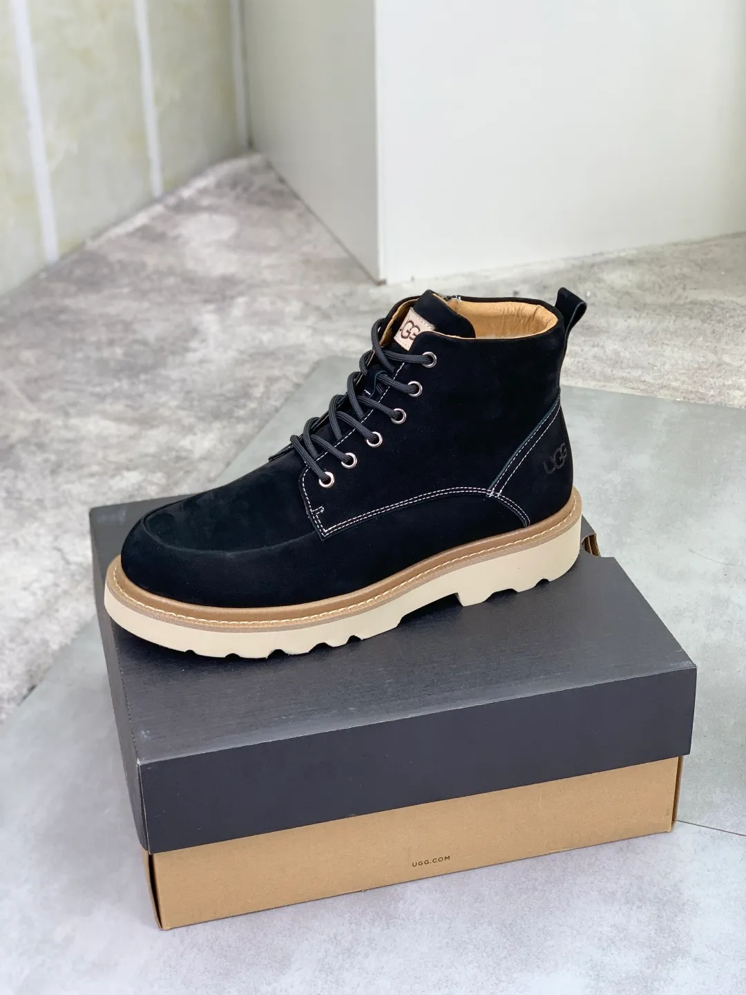Men's men's shoes P620 New arrival🆕🆕🆕 IUGGI Men's British retro Martin boots Winter new men's outdoor hiking boots First layer of cowhide on the outside Wool on the inside Comfortable and warm Rubber sole sole Non-slip and firm Trendy and fashionable Casual and versatile Size: 39-44 (customized for 45) Color: two colors
